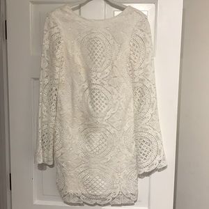 Alexia Admor White lace dress